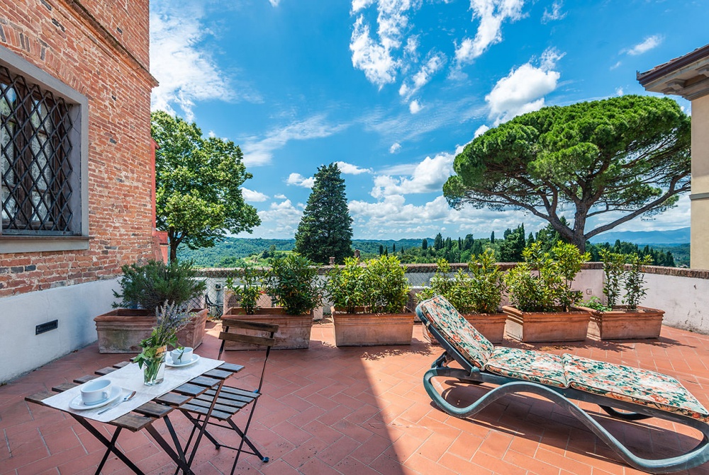 apartments-with-private-terrace-in-tuscany