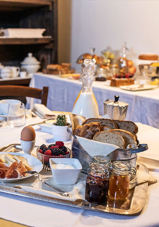 Breakfast in a Cellar, holidays in Tuscany