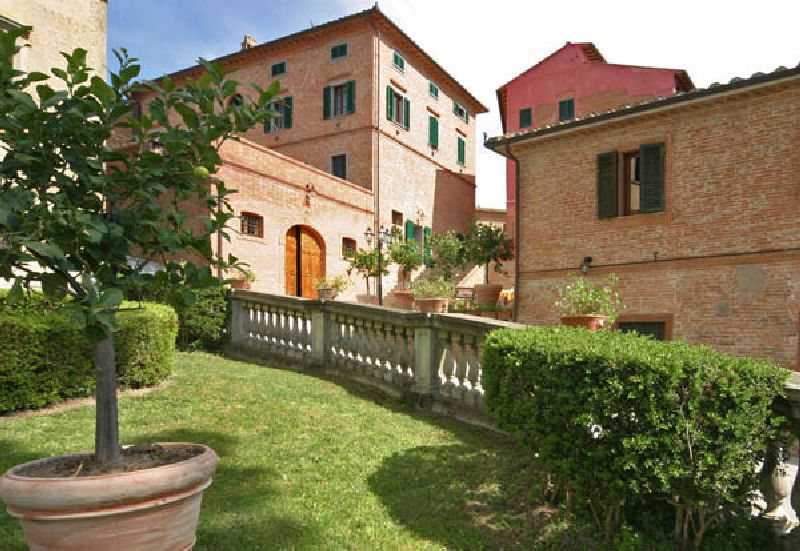 farmhouse-accommodation-tuscany-near-pisa-july-2019