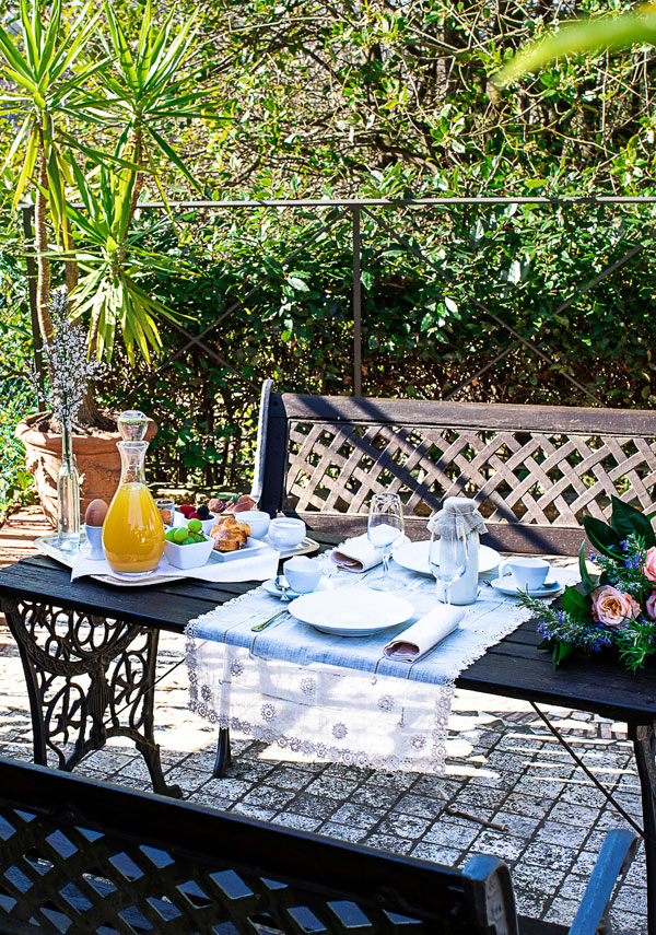 garden table for breakfast in a Tuscan Villa