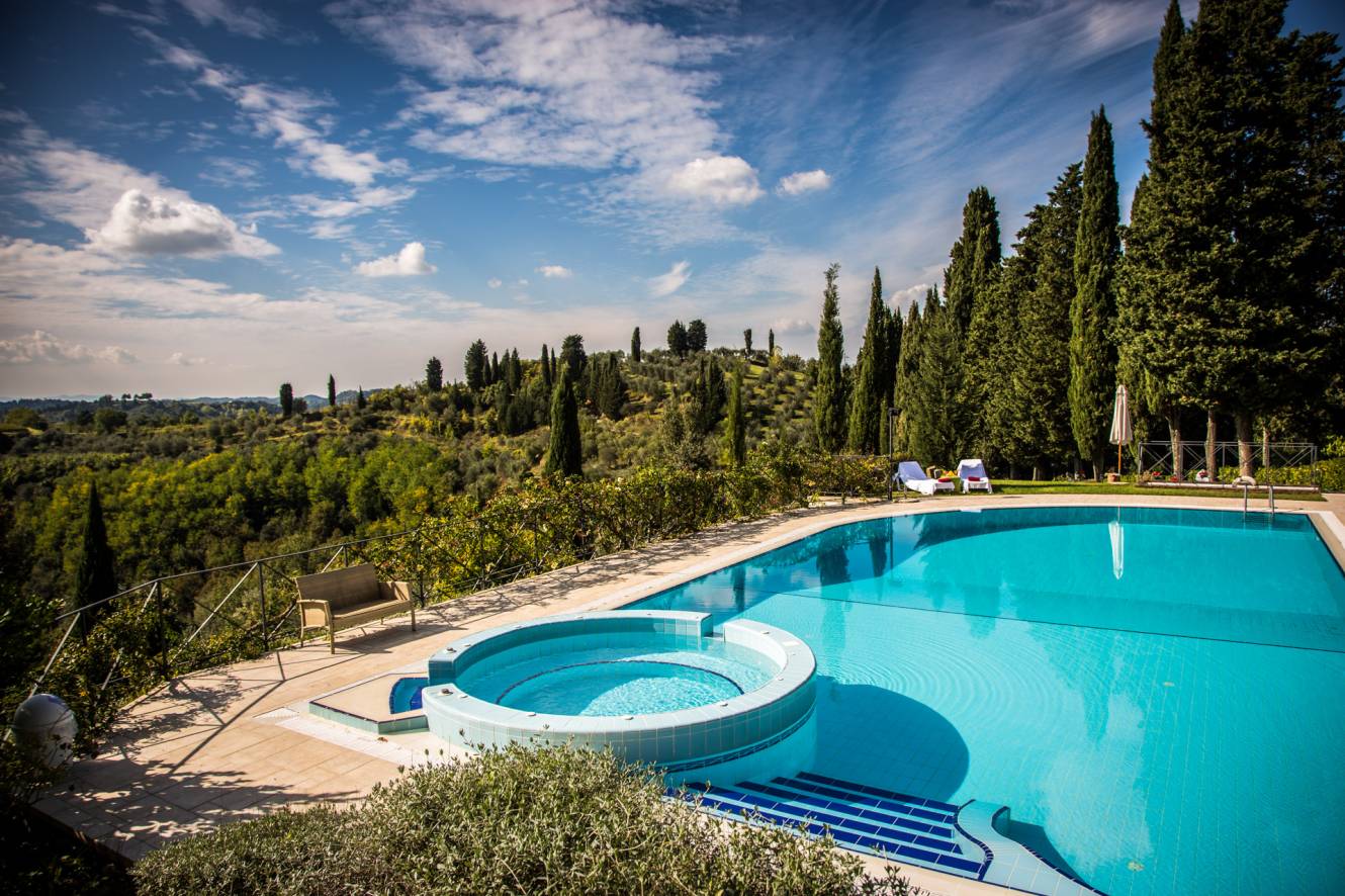 holiday-accommodation-in-tuscany-with-swimming-pool