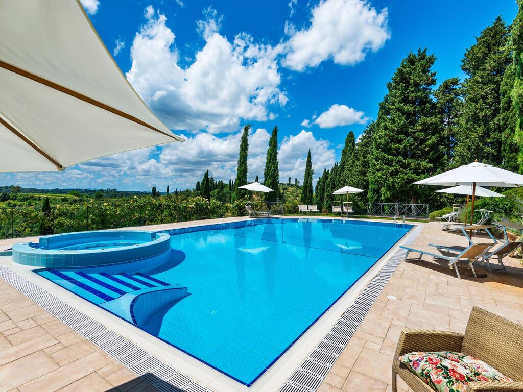 Holiday home with pool