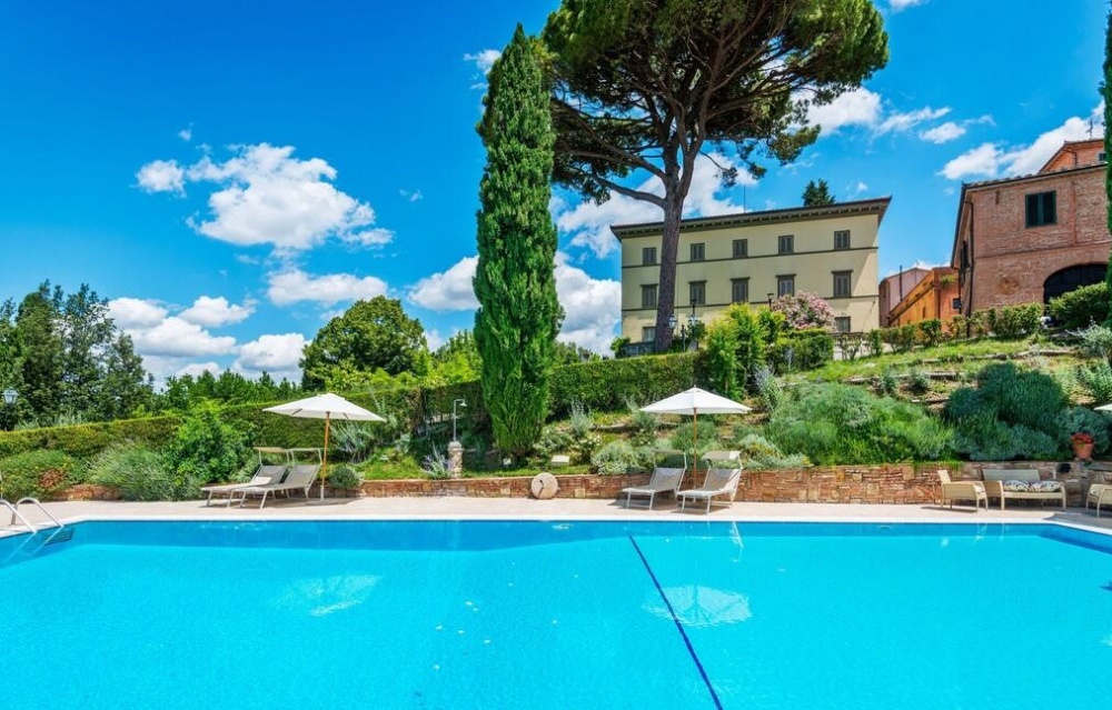 Holiday apartments with swimming pool Tuscany