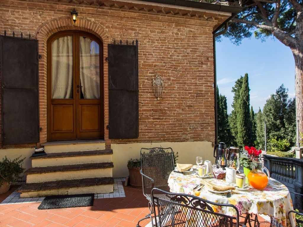 Holiday house in Tuscany, homemade breakfast outdoor