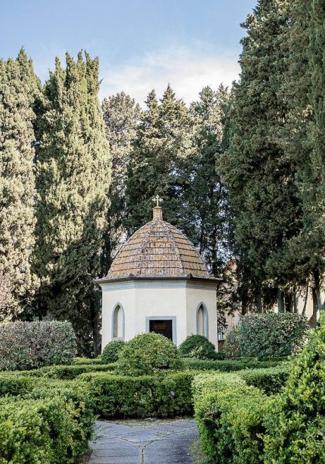 private chapel for religious weddings in a Tuscan Villa