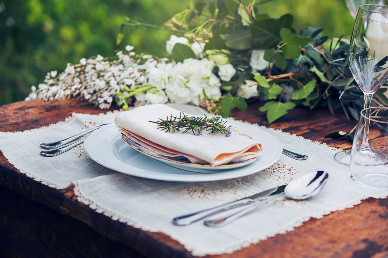 Luxurious wedding table set up villa Tuscany