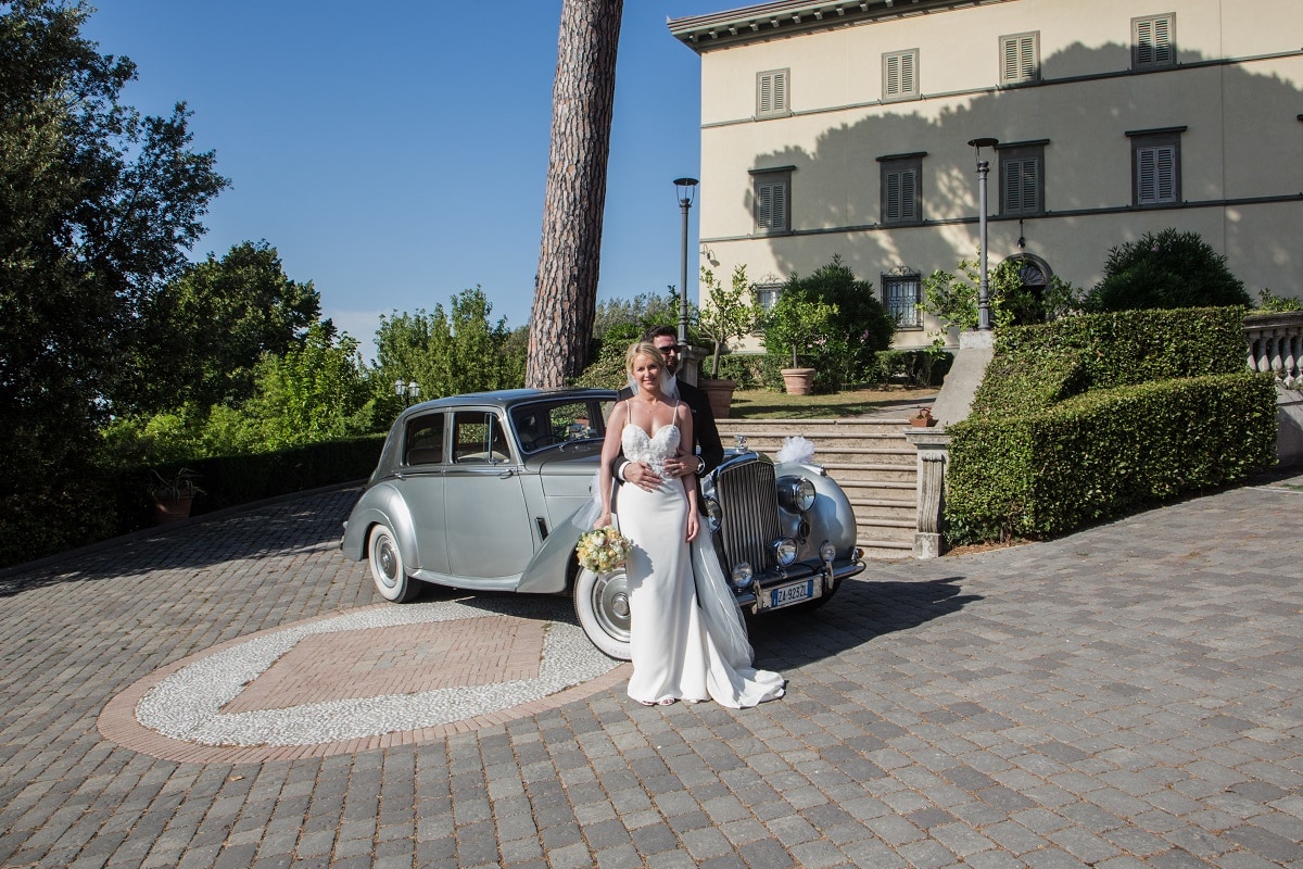 real wedding historical wedding villa tuscany vintage car