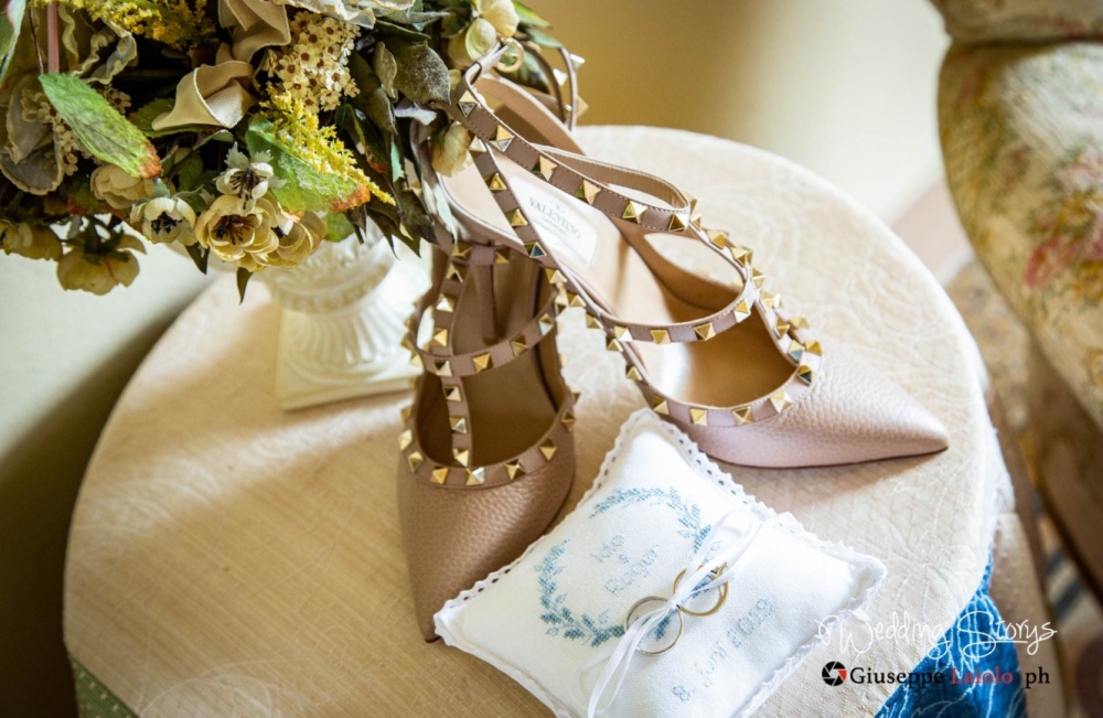 shoes-of-the-bride-wedding-in-tuscany